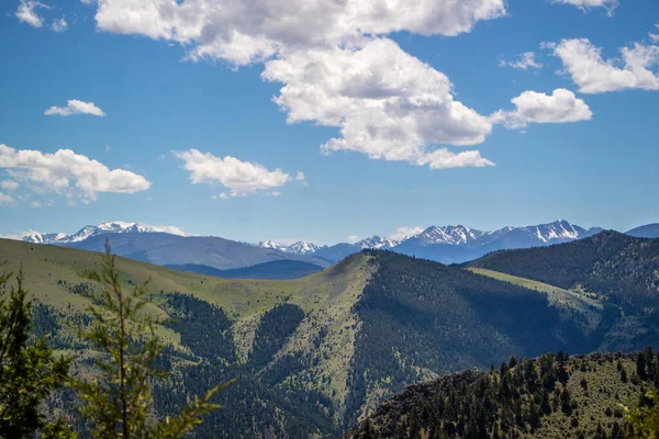 Epic landscape scenery from the walking trail of the state park