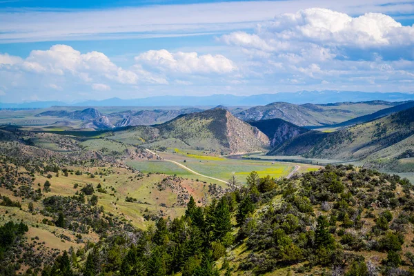 Epic landscape scenery from the walking trail of the state park