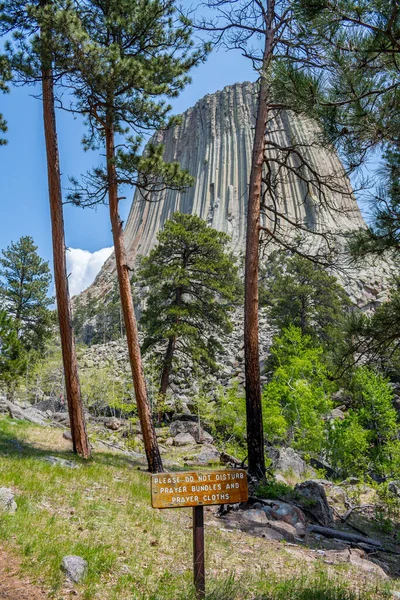 Devils Tower Wyoming Maja 2019 Ogłoszenie Dla Publiczności Parku Rezerwatu — Zdjęcie stockowe