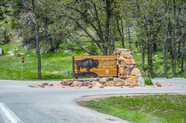 Custer SP, SD, ABD - 24 Mayıs 2019: Koruma parkının bir ziyaretçi merkezi