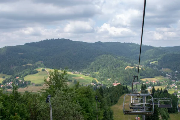 Paesaggio montano in primavera . — Foto Stock