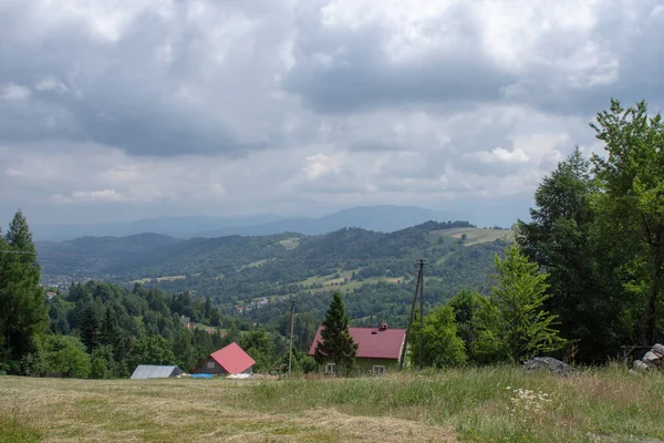 Milowka. Paesaggio montano nella Slesia Beskids — Foto Stock