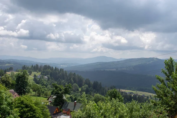 Milowka. Paesaggio montano nella Slesia Beskids — Foto Stock