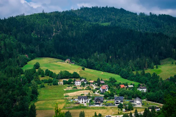 Milowka. Paesaggio montano nella Slesia Beskids — Foto Stock