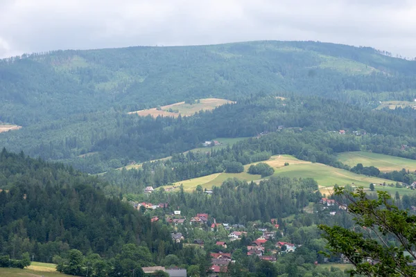 Milowka. Paesaggio montano nella Slesia Beskids — Foto Stock