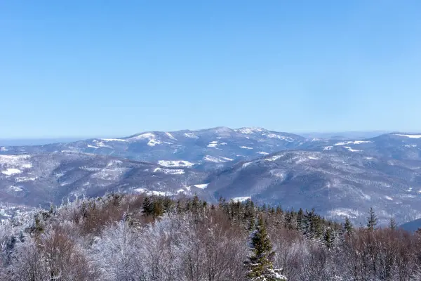 Winter mountain landscape from the peak of Czantoria — Stock Photo, Image