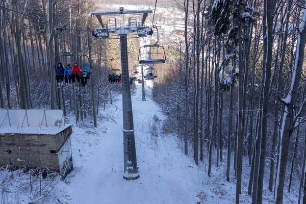 Ustroń, polen 08 februar 2020 winter in ustroń auf czantoria. — Stockfoto