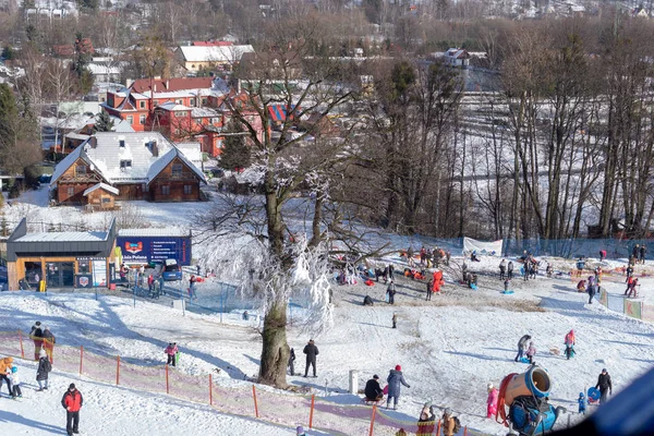 Ustroń, polen 08 februar 2020 winter in ustroń auf czantoria. — Stockfoto