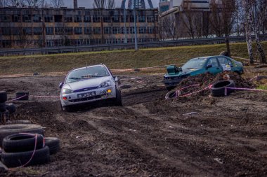 Gliwice, Polonya 10 Mart 2019 Wreck Race Silesia. Hurda araba yarışı.