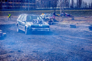 Gliwice, Polonya 10 Mart 2019 Wreck Race Silesia. Hurda araba yarışı.