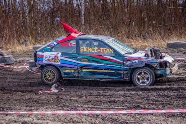 Gliwice, Polsko 10. března 2019 Wreck Race Silesia. Wreck car raci — Stock fotografie