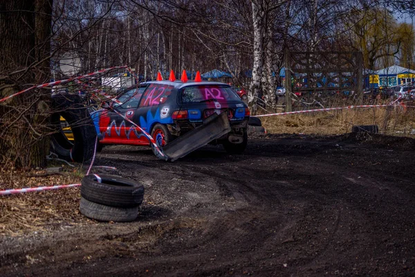 Gliwice, Polonya 10 Mart 2019 Wreck Race Silesia. Hurda araba yarışı. — Stok fotoğraf