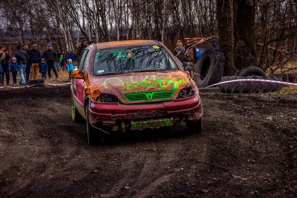 Gliwice, Polsko 10. března 2019 Wreck Race Silesia. Wreck car raci — Stock fotografie