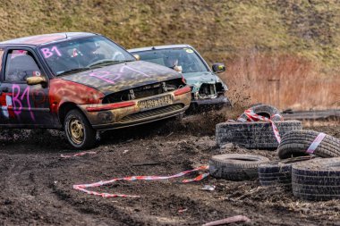 Gliwice, Polonya 10 Mart 2019 Wreck Race Silesia. Hurda araba yarışı.