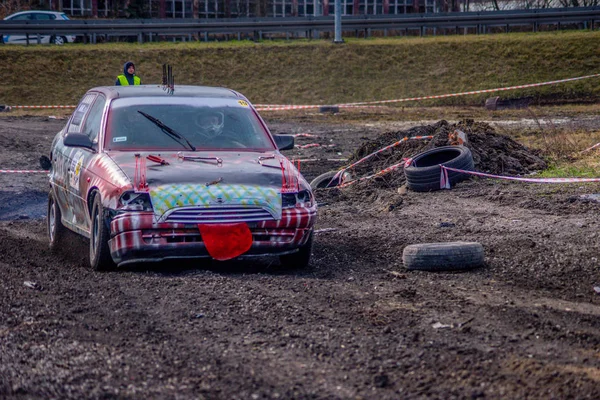 2019年3月10日，波兰格利维茨。废车赛车场 — 图库照片