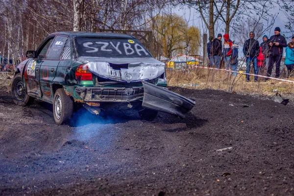 Gliwice, Polsko 10. března 2019 Wreck Race Silesia. Wreck car raci — Stock fotografie