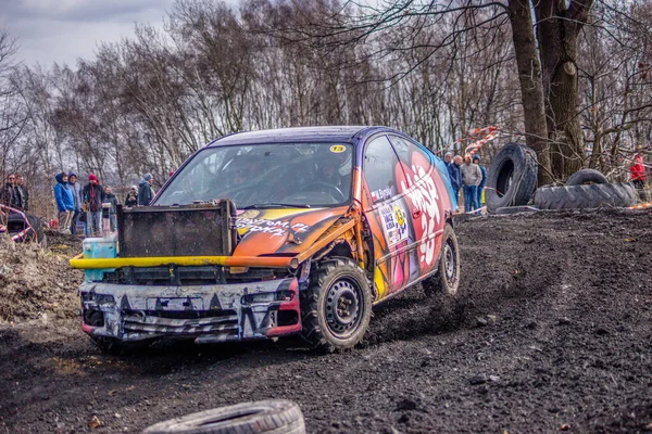 Gliwice, Polsko 10. března 2019 Wreck Race Silesia. Wreck car raci — Stock fotografie