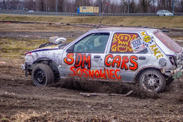 Gliwice, Polsko 10. března 2019 Wreck Race Silesia. Wreck car raci — Stock fotografie