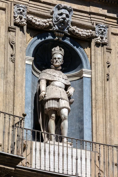 Statue du roi d'Espagne de Sicile Philippe II — Photo
