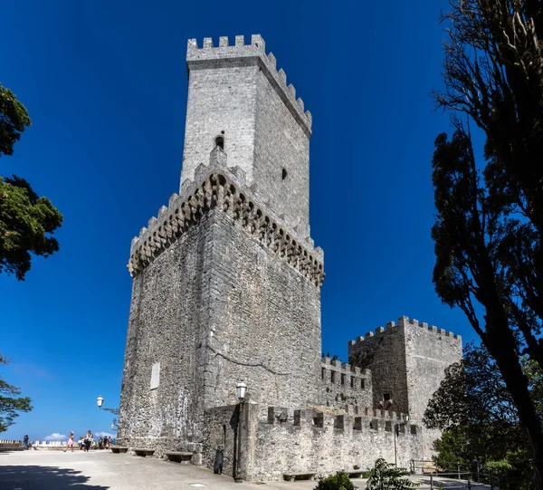 Medieval tower in Erice, Sicily — Stockfoto