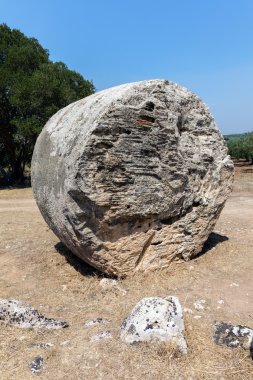 Di Kardinal taş ocağı mağara
