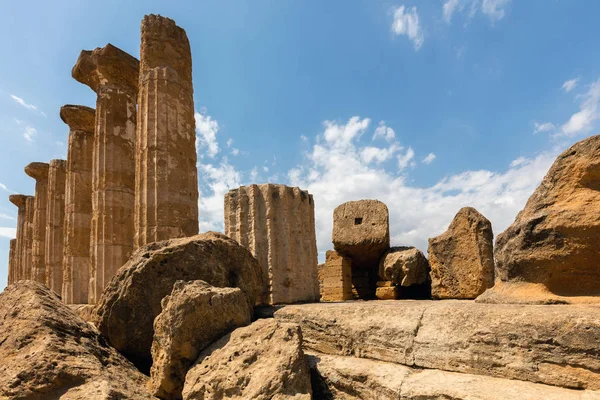 寺庙的赫拉克勒斯在西西里岛阿格里真托 — 图库照片