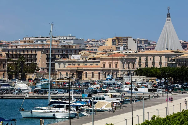 Порто-Пикколо в Ортигии, Сиракузы, Сицилия, Италия — стоковое фото