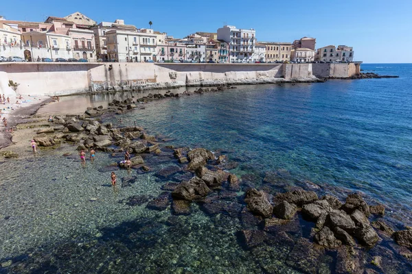 Uferpromenade der Insel Ortigia in Sizilien, ital. — Stockfoto