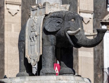 Catania Dikilitaş fil heykeli