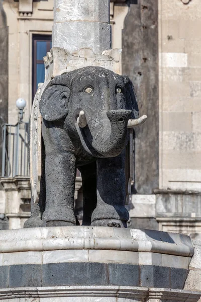 Standbeeld van de olifant in de Obelisk Catania — Stockfoto