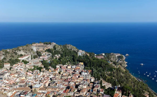 Taormina, Sicilya, İtalya'nın görünümü — Stok fotoğraf
