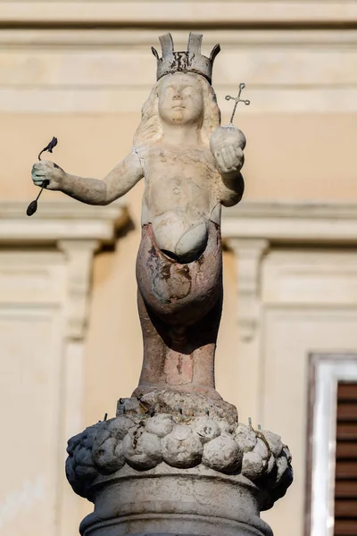 1600-talet fontän i Taormina, Ital — Stockfoto