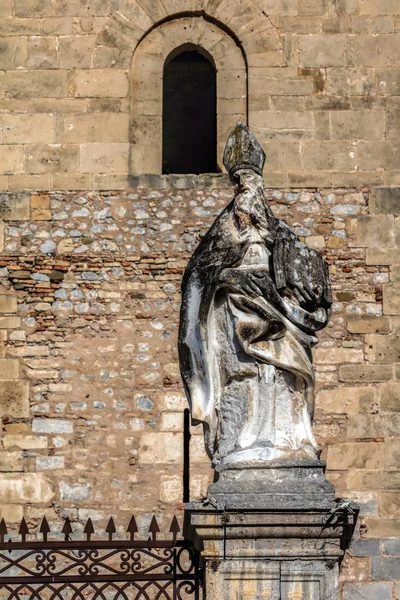 Statue foran Cefalu katedralen i Cefalu, Sicilien, Italien - Stock-foto