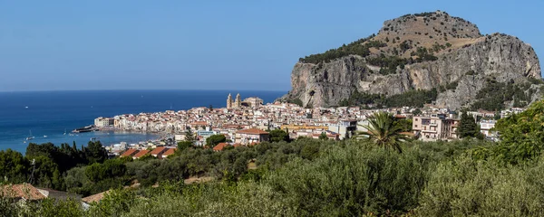 La ciudad de Cefalu en Sicilia, Italia —  Fotos de Stock