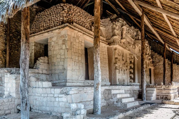 U Kait Kan sızıntısı Tok Ek Balam hükümdarı Türbesi — Stok fotoğraf