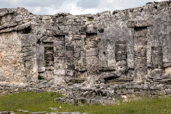 Ordning på kolumnerna i Tulum, Quintana Roo, Mexiko — Stockfoto