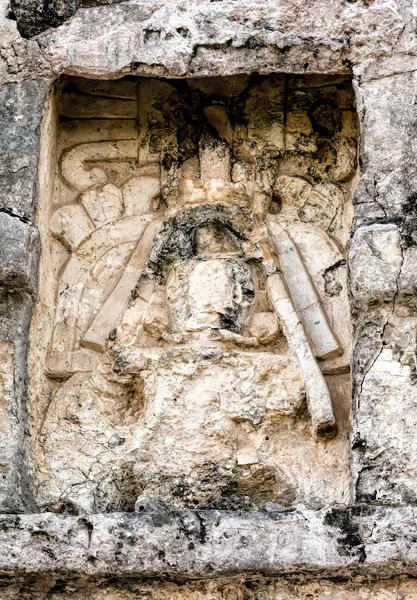 古代玛雅人雕刻的寺庙壁画的墙上 免版税图库照片