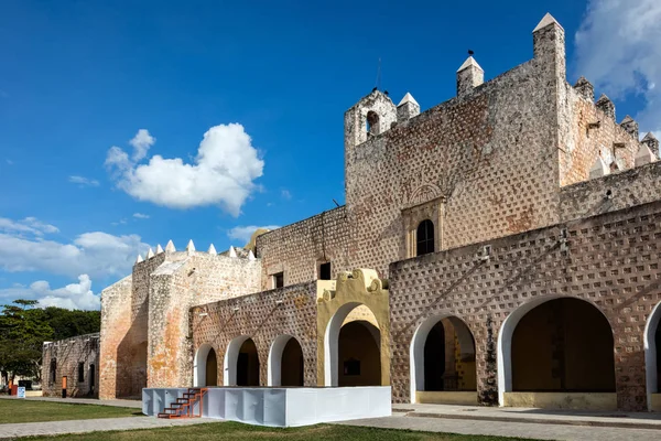 Сан-Бернардин-Сиенский монастырь в Вальядолиде — стоковое фото