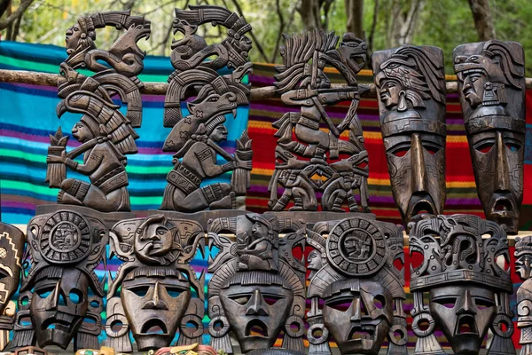 Maya souvenirs te koop in Chichén Itzá — Stockfoto