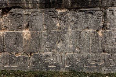 Antik Maya oymalar Chichen Itz büyük top mahkemede