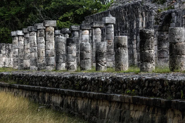 Het gebouw van de markt in Chichén Itzá, — Stockfoto