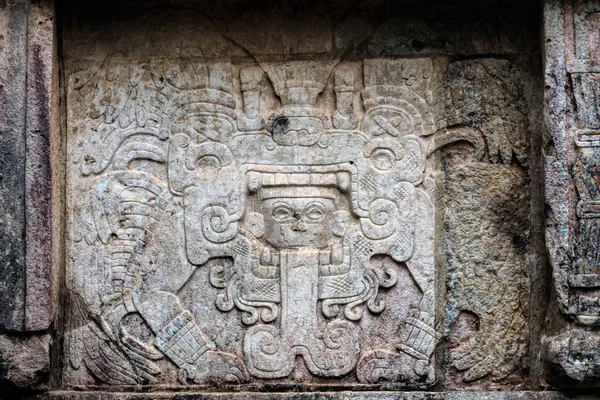 Ancient Mayan murals on the Venus Platform at Chichen Itza — Stock Photo, Image