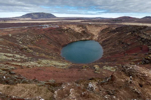 Kerid lago cratera vulcânica na Islândia — Fotografia de Stock