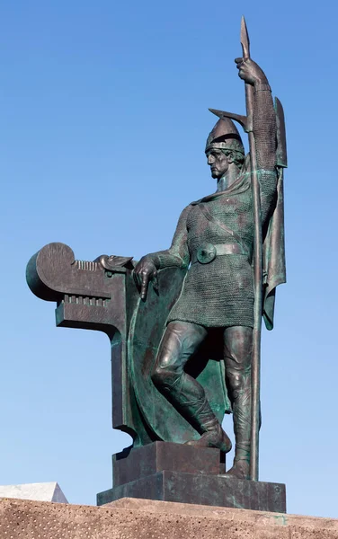 Staty av Ingolf Arnarson i Arnarholl, Reykjavik, Island — Stockfoto