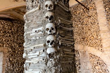 evora, Portekiz kemik Şapeli