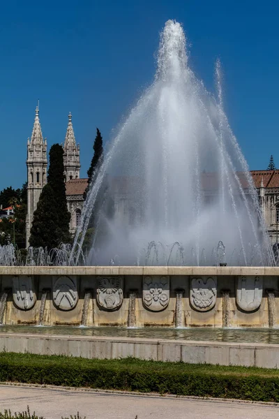 Empirischer quadratischer brunnen in Lissabon, portugal — Stockfoto