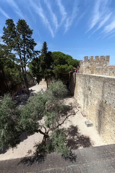 Sao Jorge slott i Lissabon, Portugal — Stockfoto