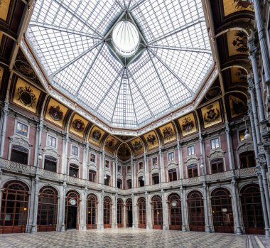 Porto borsa ticaret zeminine 