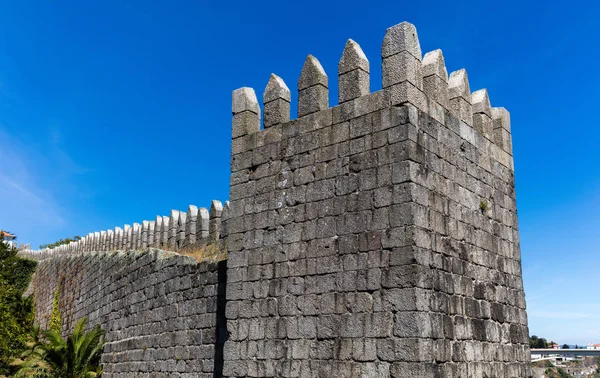 Стена Фернандина в Порту, Португалия — стоковое фото