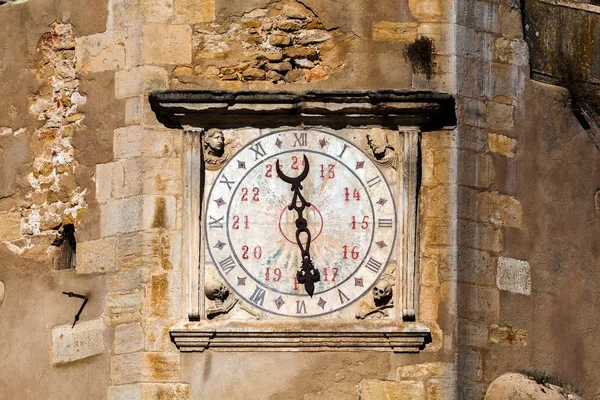 시계탑의 교회의 세인트 존 침례 — 스톡 사진